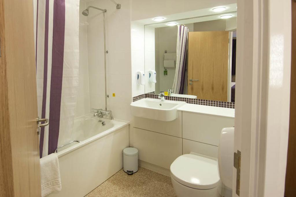 Premier Inn Leamington Spa Town Centre Bilik gambar